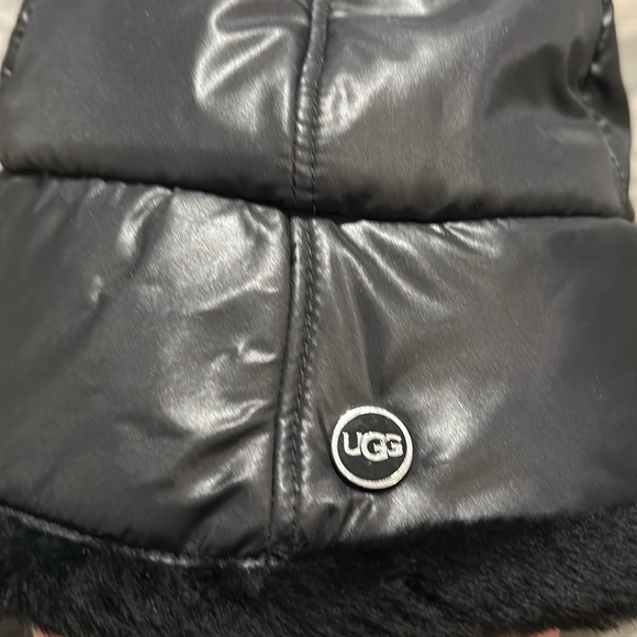 NWOT UGG Black Real Shearling and Polyester Bucket Hat - Picture 9 of 9